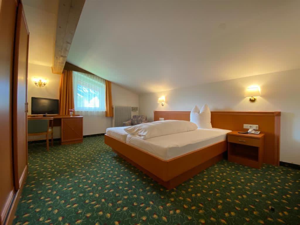 Apartmenthaus - Café - Zugspitze Leutasch Extérieur photo