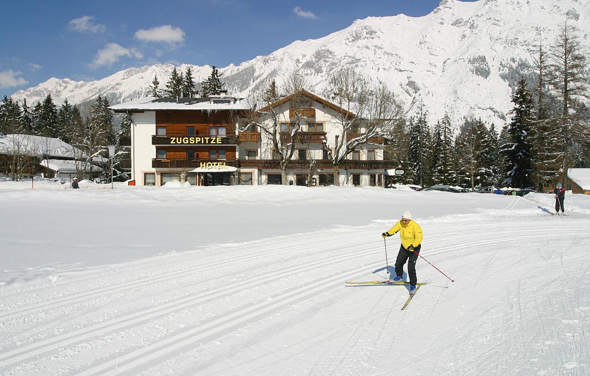 Apartmenthaus - Café - Zugspitze Leutasch Extérieur photo